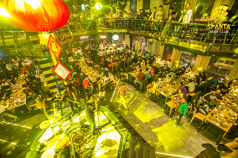 5 điểm độc đáo của quán bia mang phong cách chiến binh tại Hà Nội 2