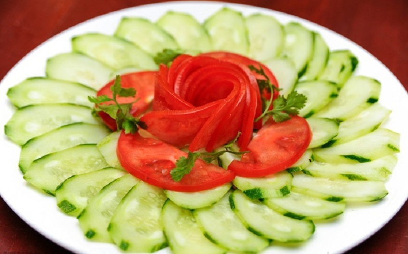 Cách làm salad cà chua dưa chuột 6