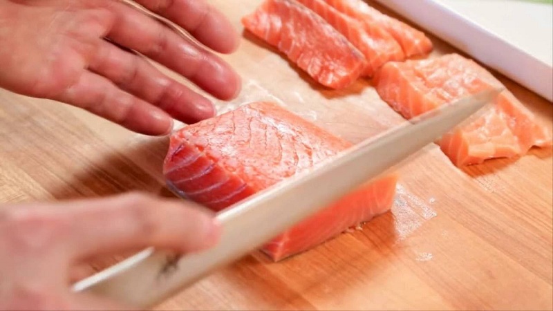 Cách làm cá hồi sashimi 3